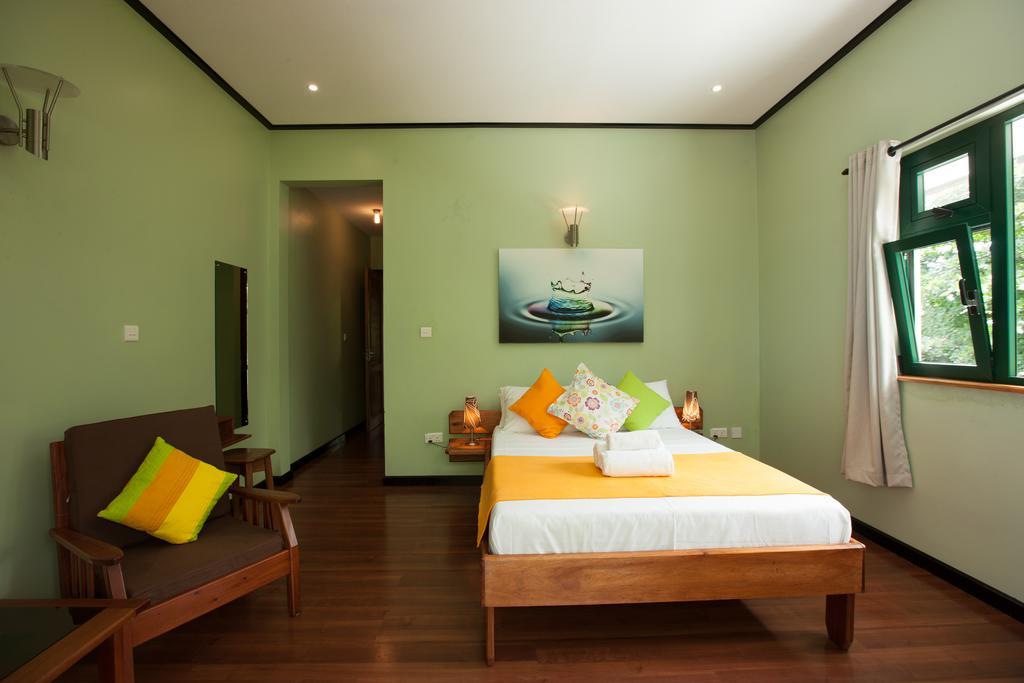 ラ・ディーグ島 ラ カズ サフラン Bed & Breakfast 部屋 写真