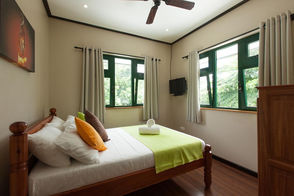 ラ・ディーグ島 ラ カズ サフラン Bed & Breakfast 部屋 写真